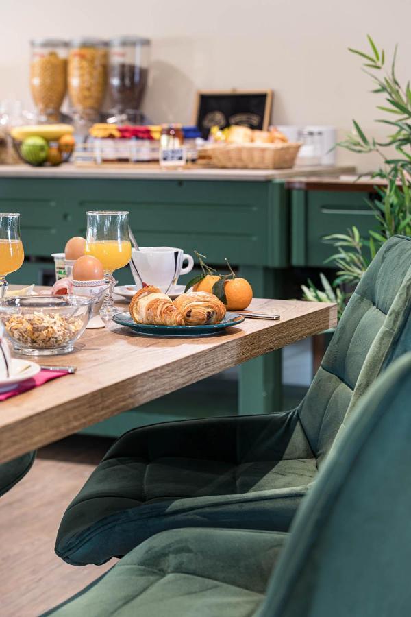 Logis Hotel Restaurant L'Abri Blavozy Екстер'єр фото