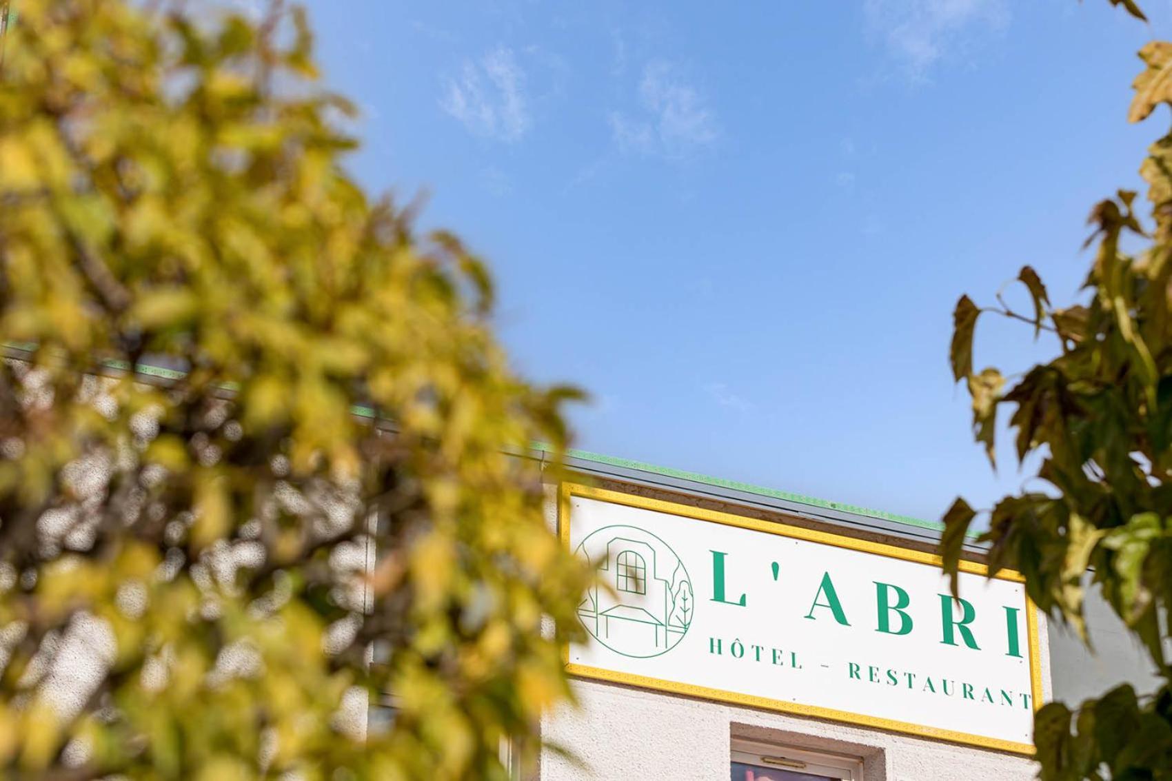 Logis Hotel Restaurant L'Abri Blavozy Екстер'єр фото