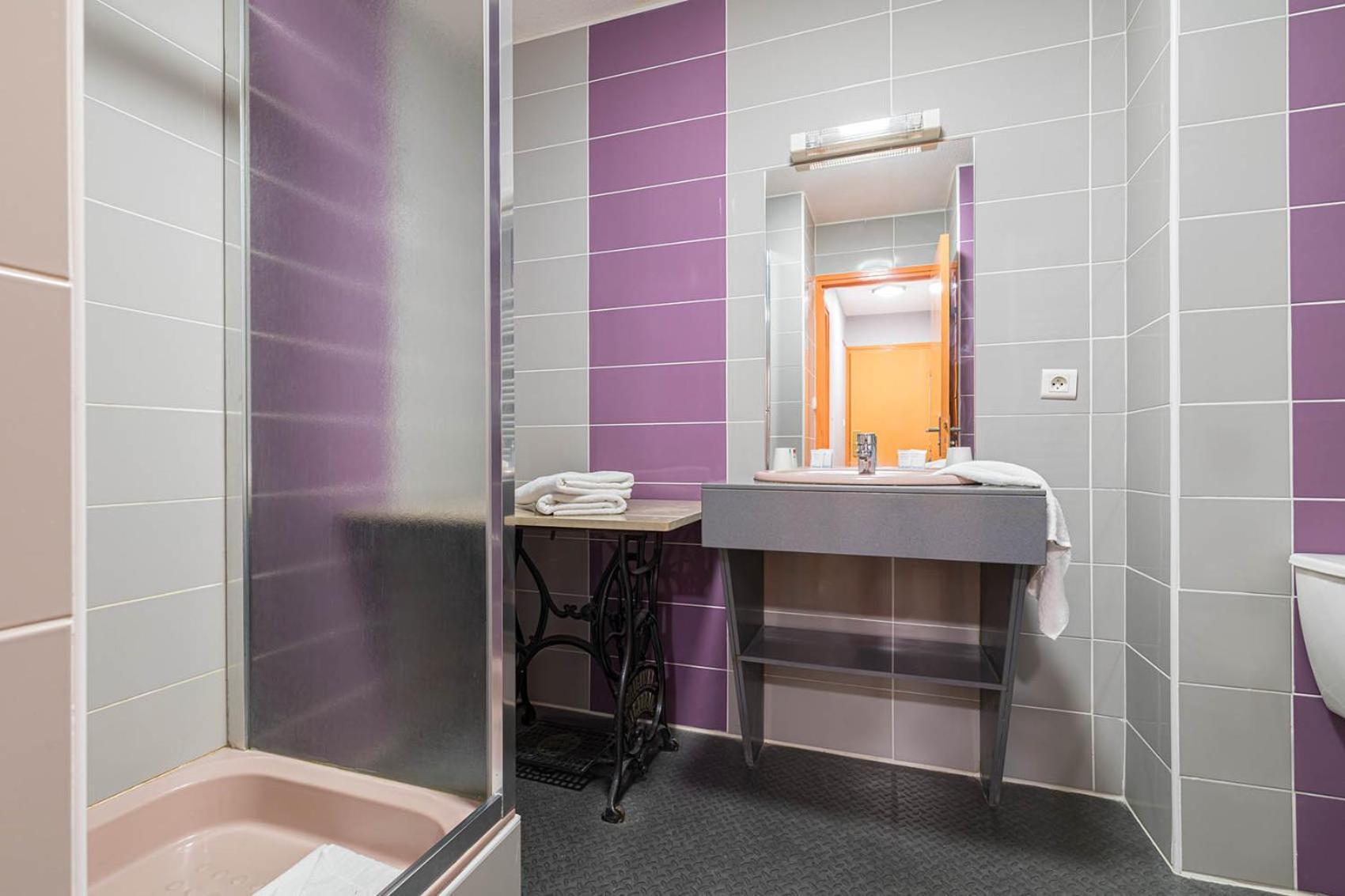 Logis Hotel Restaurant L'Abri Blavozy Екстер'єр фото