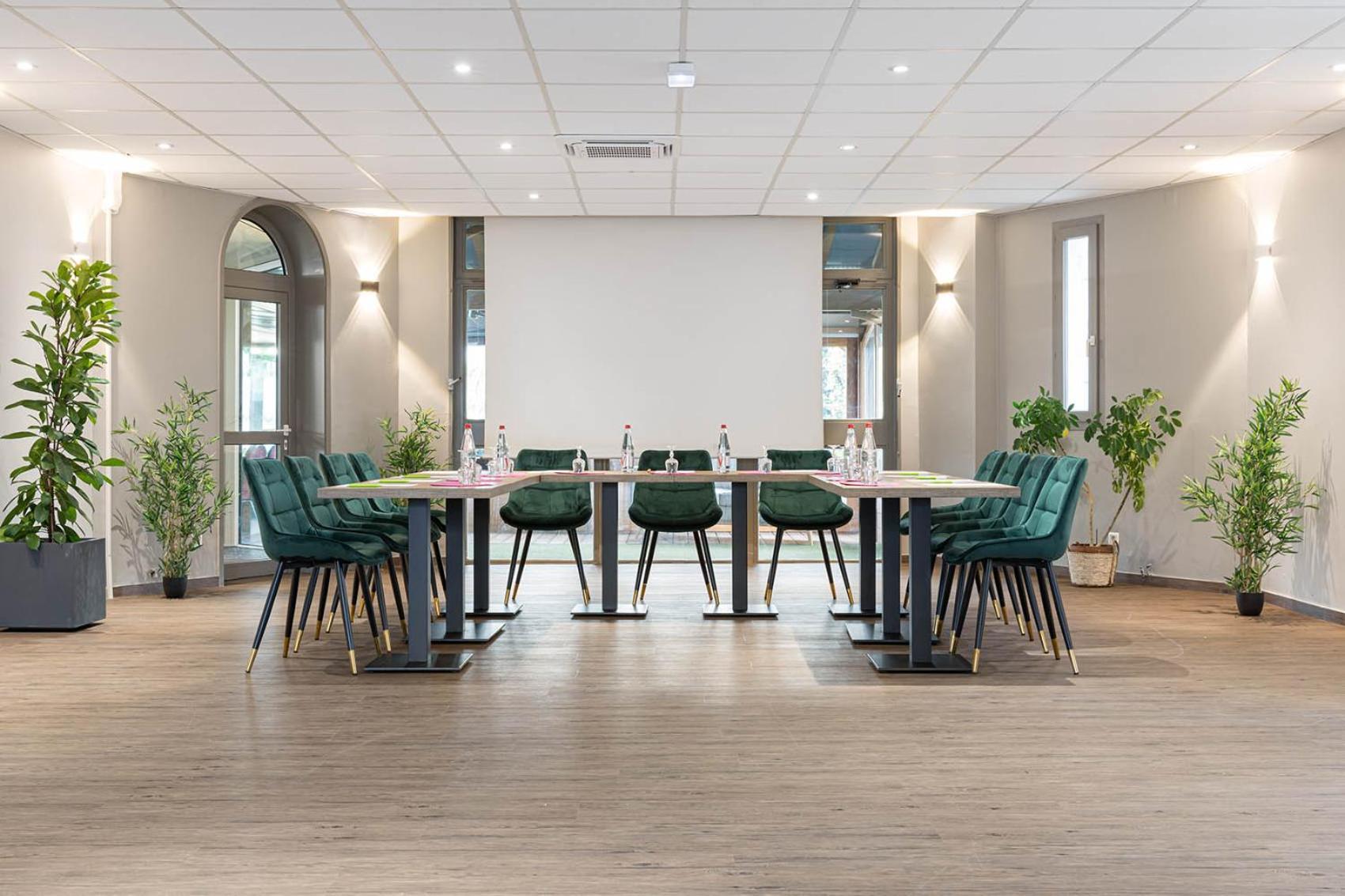 Logis Hotel Restaurant L'Abri Blavozy Екстер'єр фото