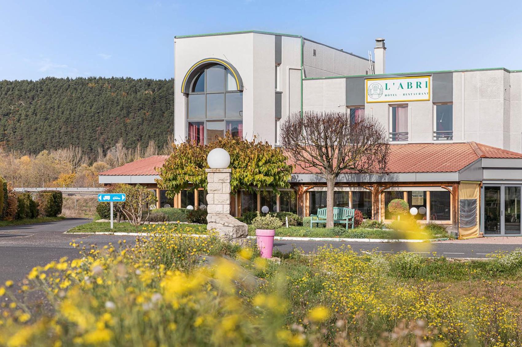 Logis Hotel Restaurant L'Abri Blavozy Екстер'єр фото